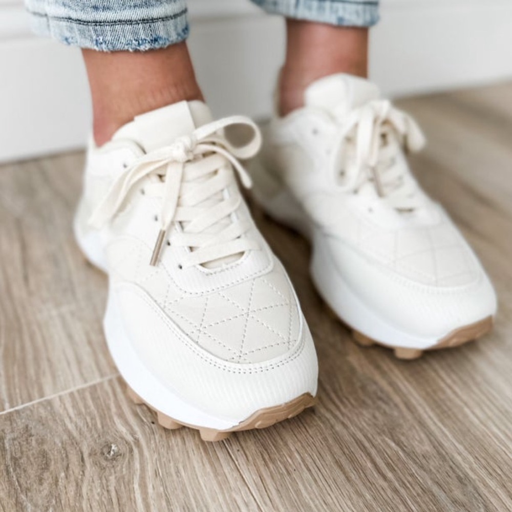 NWOB Stylish Cream Women's Sneakers